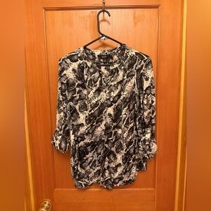 Vera Wang Black and White Graphic Blouse with Mandarin Collar